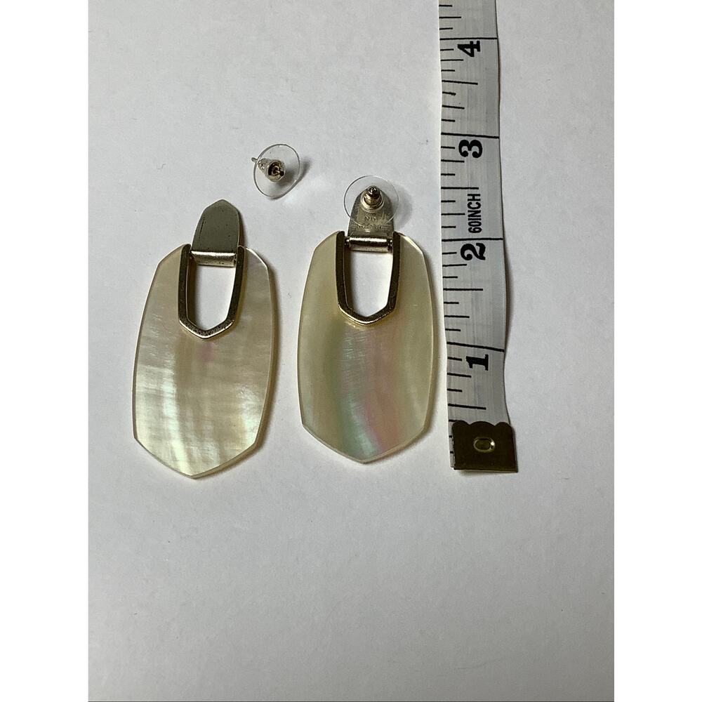 Kendra Scott *READ Gold Daphne Mother of Pearl Drop Earrings Statement A30-3 - Picture 5 of 5